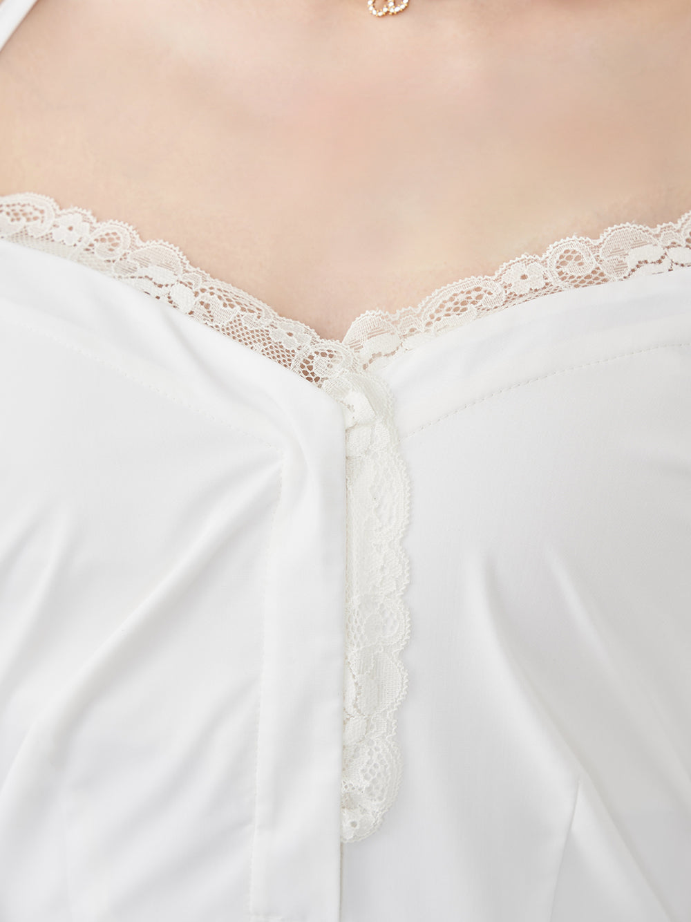 モデル:165cm(着用サイズ:FREE 着用カラー:WHT)