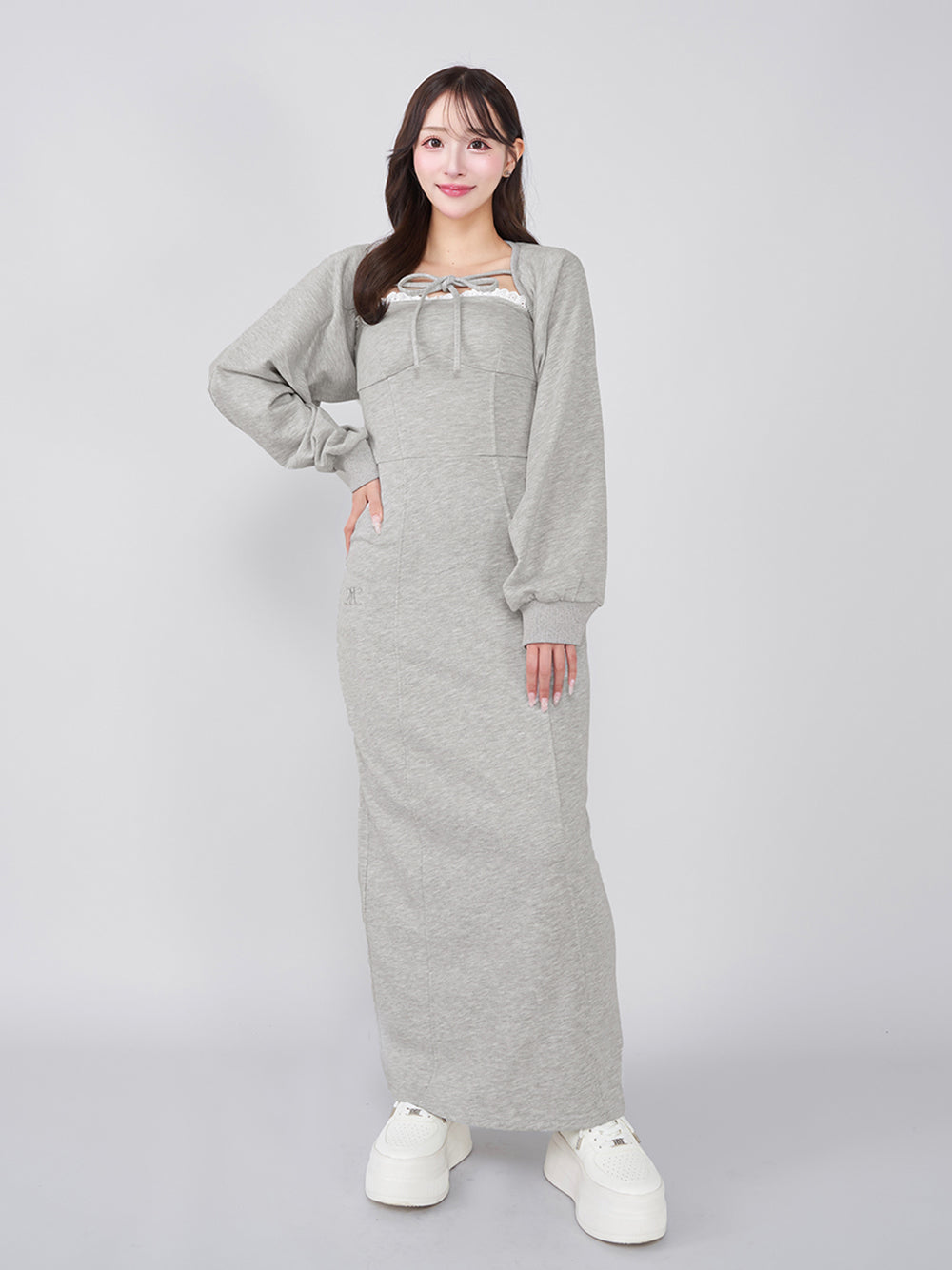 モデル:156cm(着用サイズ:FREE 着用カラー:GRY)