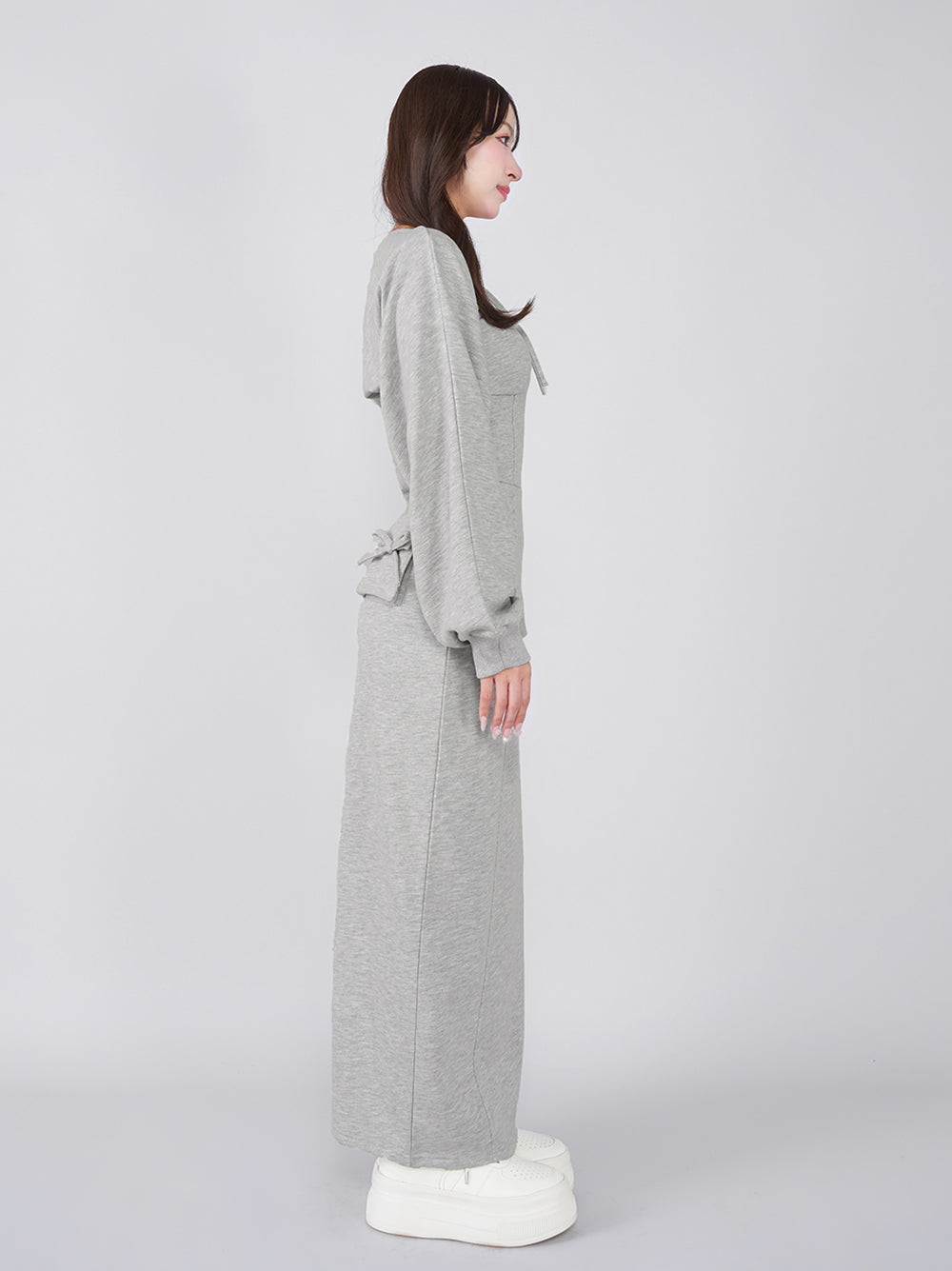 モデル:156cm(着用サイズ:FREE 着用カラー:GRY)