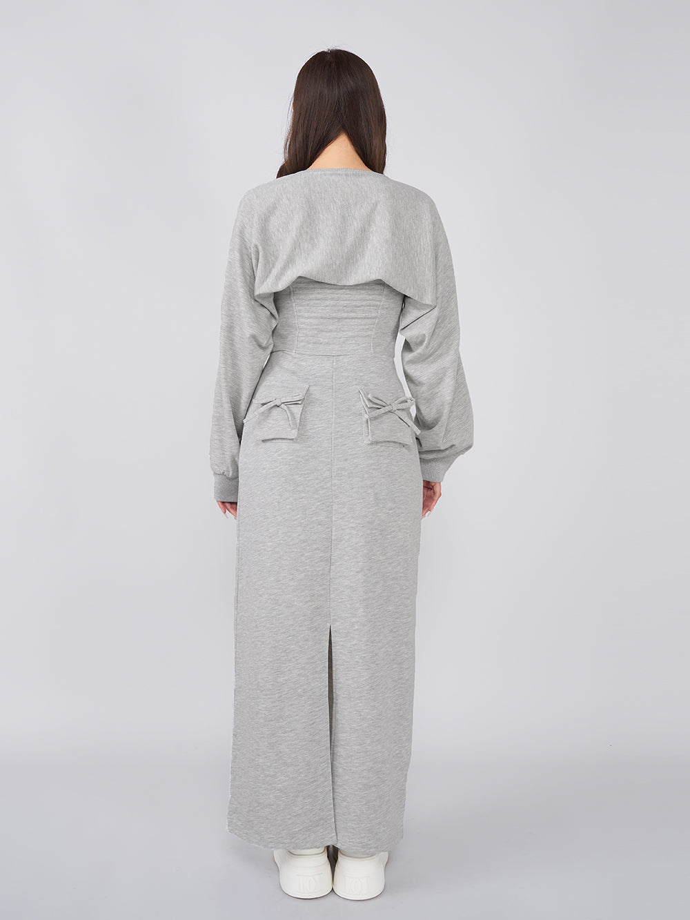 モデル:156cm(着用サイズ:FREE 着用カラー:GRY)