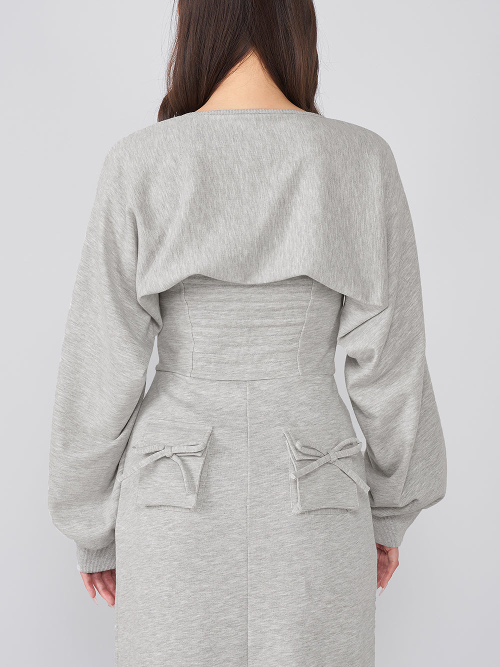 モデル:156cm(着用サイズ:FREE 着用カラー:GRY)
