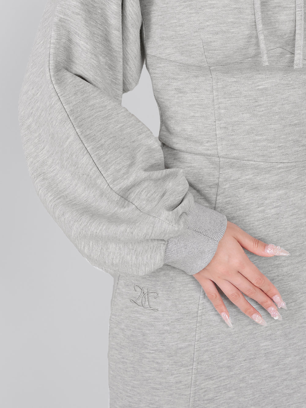 モデル:156cm(着用サイズ:FREE 着用カラー:GRY)