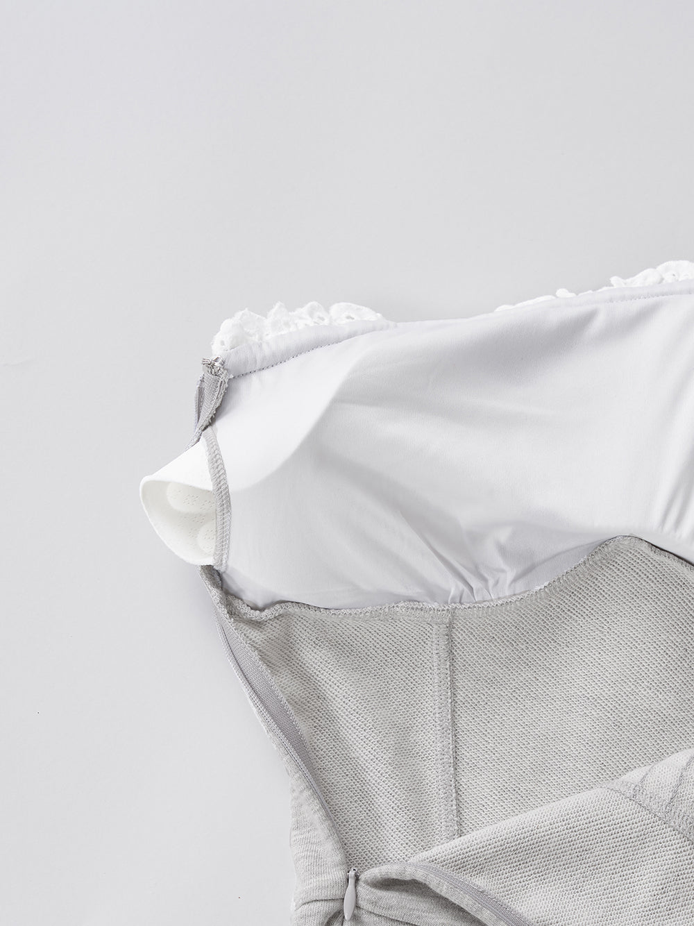 モデル:156cm(着用サイズ:FREE 着用カラー:GRY)