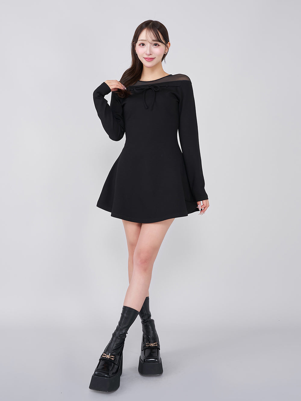 モデル:156cm(着用サイズ:FREE 着用カラー:BLK)
