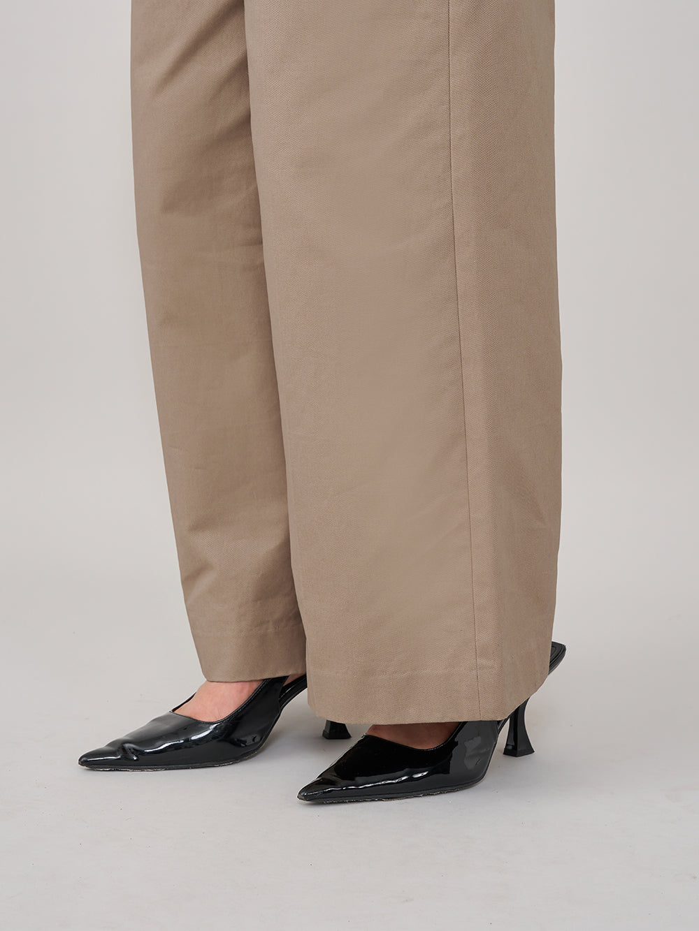 モデル:156cm(着用サイズ:FREE 着用カラー:BEG)