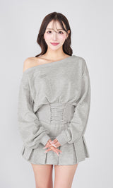 モデル:156cm(着用サイズ:FREE 着用カラー:GRY)