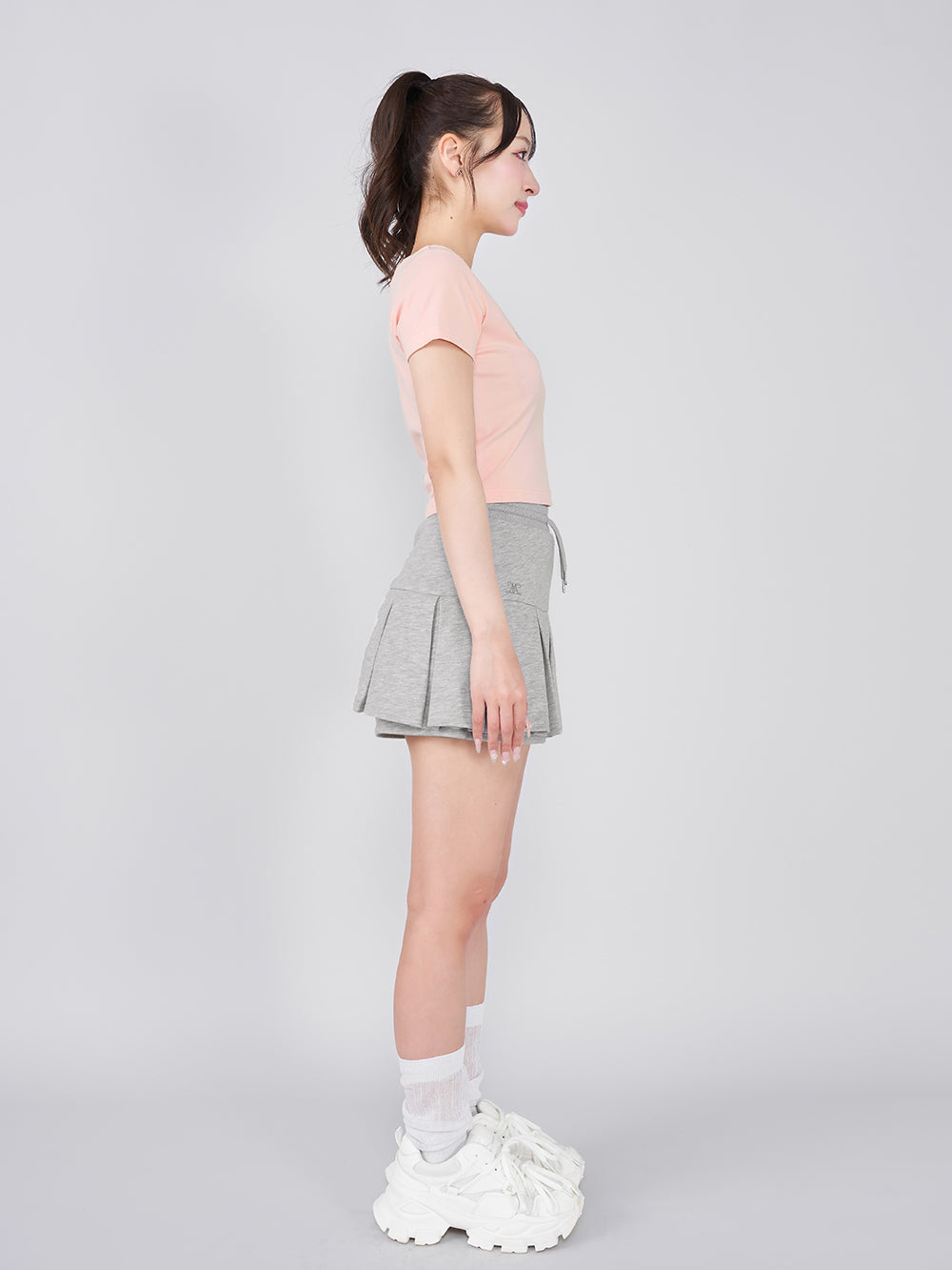 モデル:156cm(着用サイズ:FREE 着用カラー:PNK)