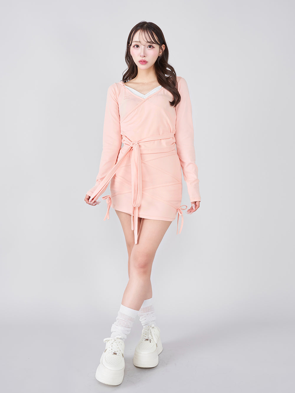 モデル:156cm(着用サイズ:L 着用カラー:WHT)