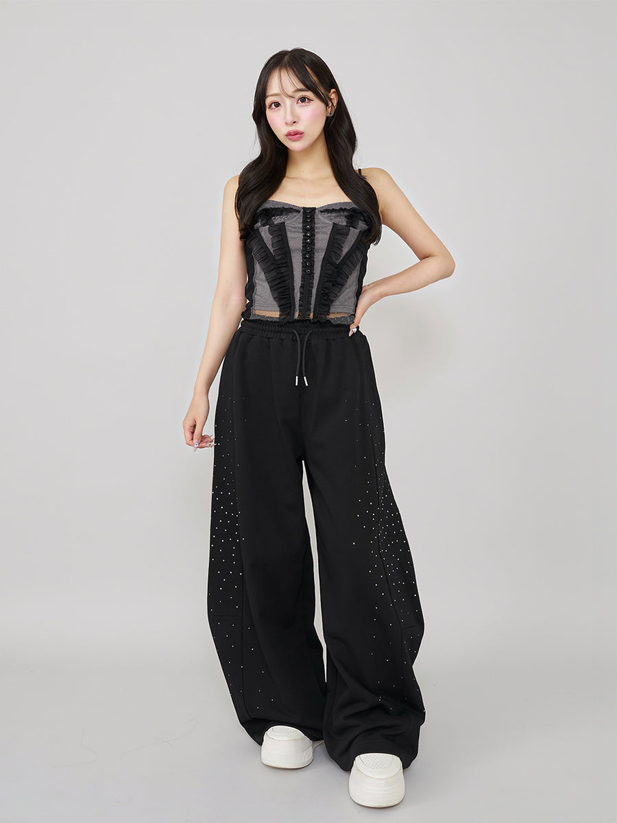 モデル:156cm(着用サイズ:FREE 着用カラー:BLK)