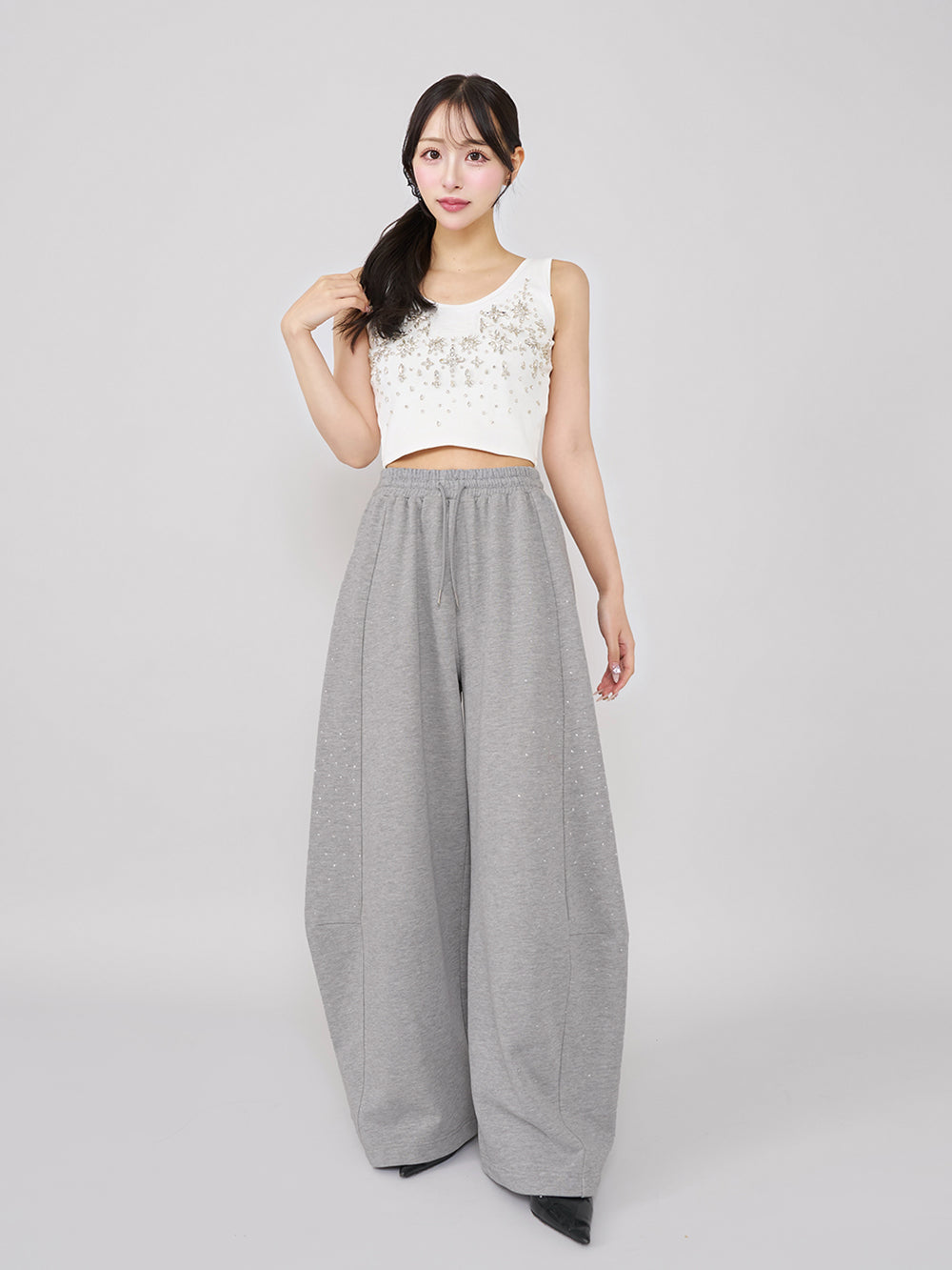モデル:156cm(着用サイズ:FREE 着用カラー:GRY)