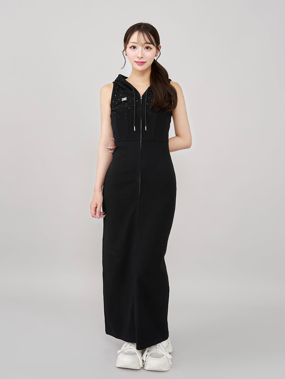 モデル:156cm(着用サイズ:FREE 着用カラー:BLK)