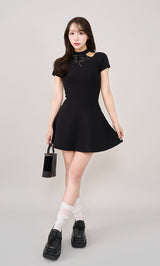 モデル:156cm(着用サイズ:FREE 着用カラー:BLK)