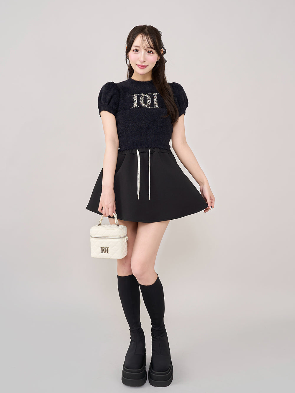 モデル:156cm(着用サイズ:FREE 着用カラー:BLK)