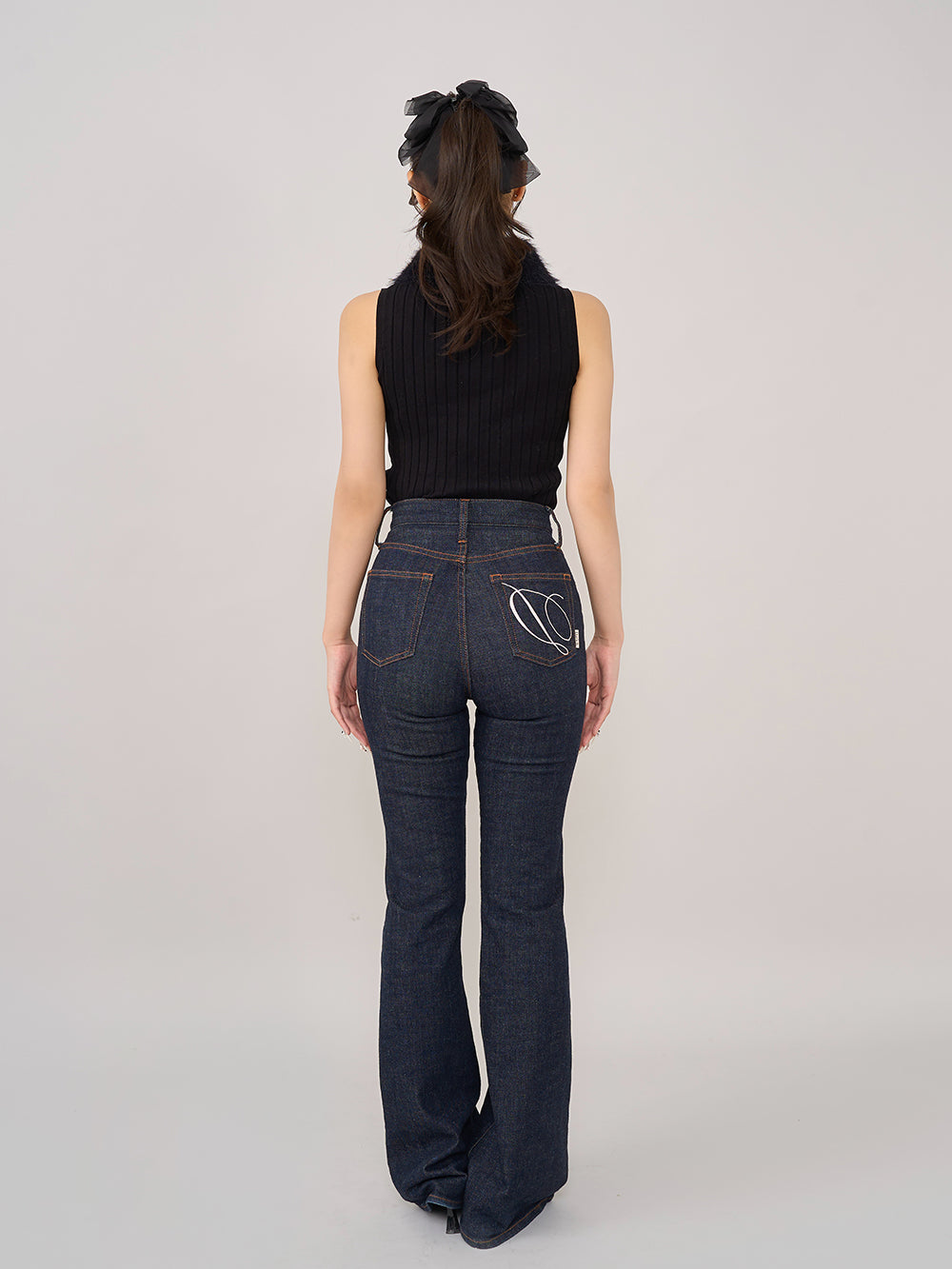 モデル:156cm(着用サイズ:FREE 着用カラー:BLK)