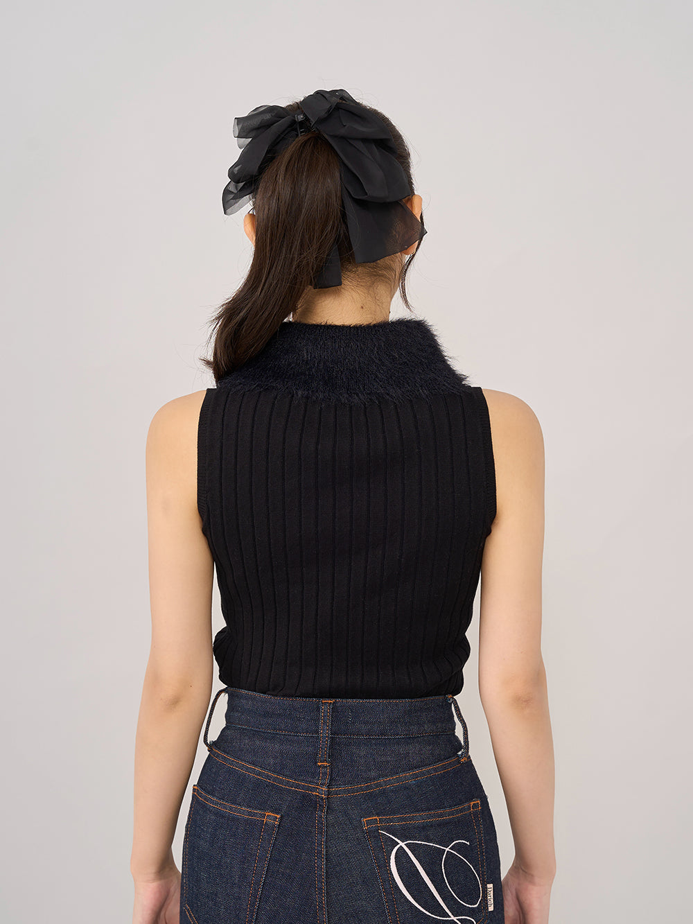 モデル:156cm(着用サイズ:FREE 着用カラー:BLK)
