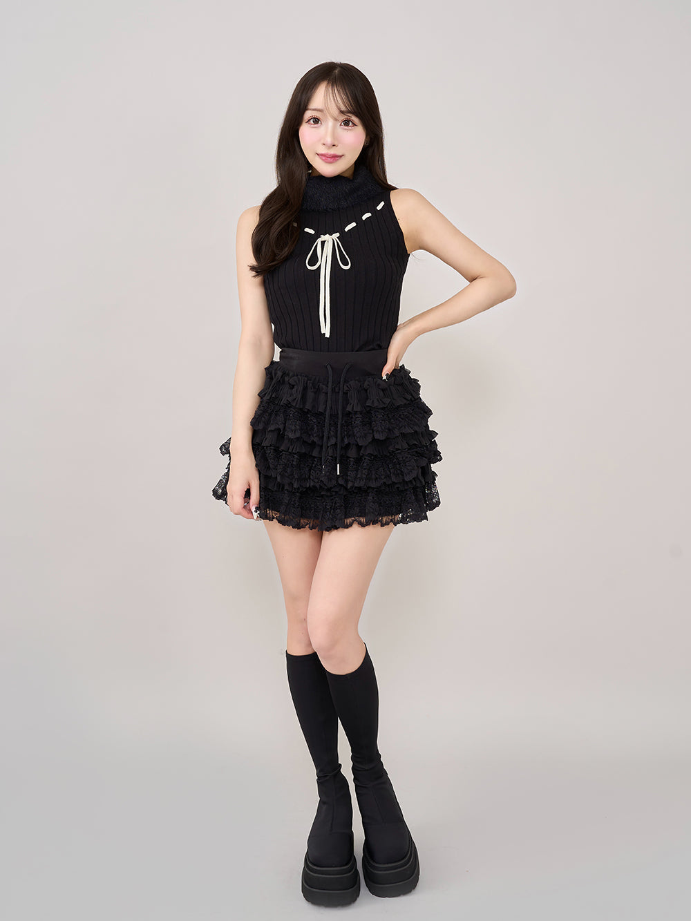 モデル:156cm(着用サイズ:FREE 着用カラー:BLK)