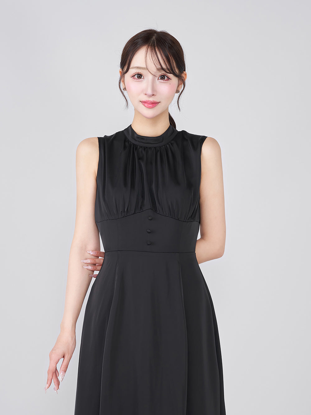 モデル:156cm(着用サイズ:FREE 着用カラー:BLK)