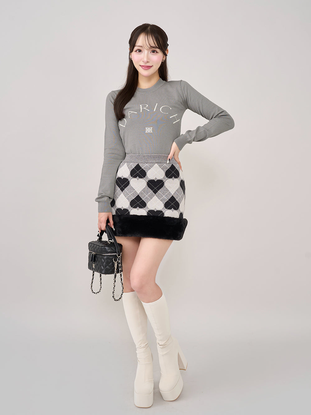 モデル:156cm(着用サイズ:FREE 着用カラー:GRY)
