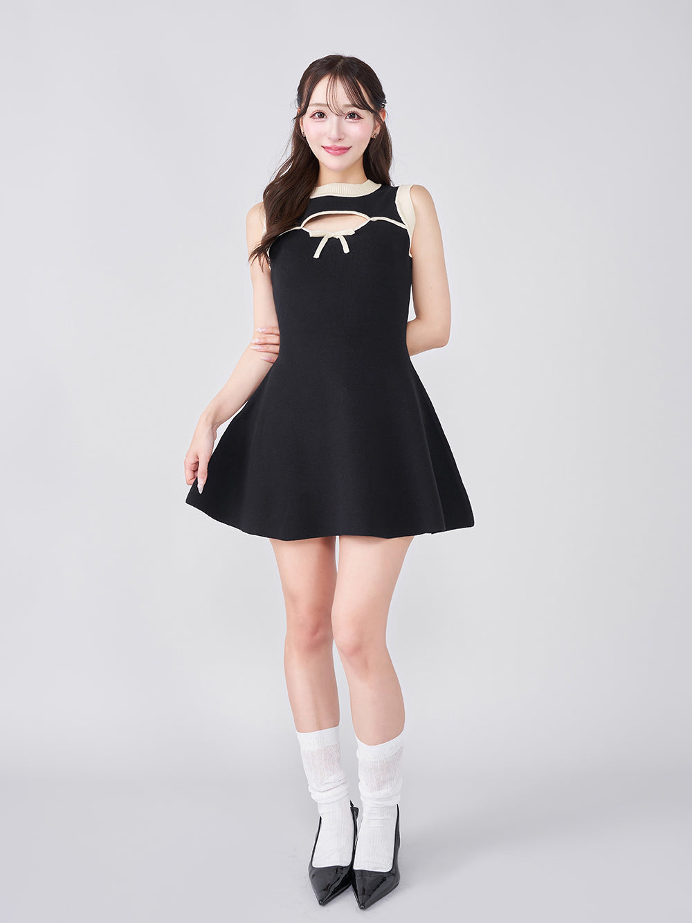 モデル:156cm(着用サイズ:FREE 着用カラー:BLK)