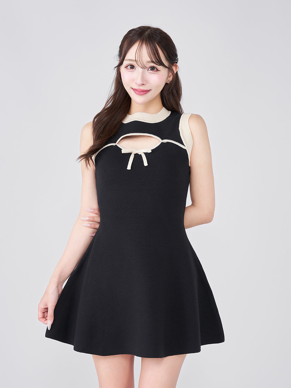モデル:156cm(着用サイズ:FREE 着用カラー:BLK)