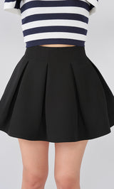 モデル:156cm(着用サイズ:S 着用カラー:BLK)