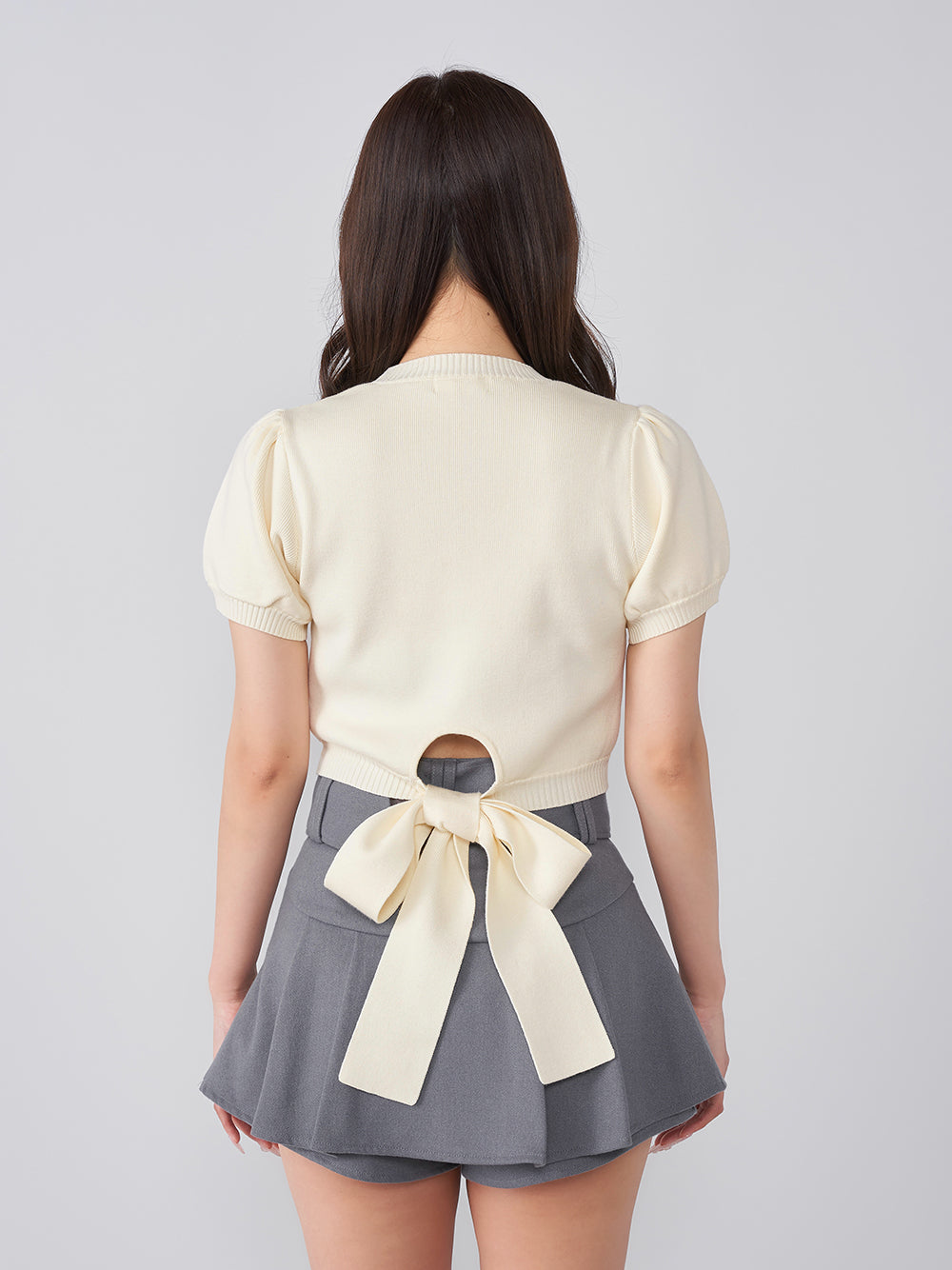 モデル:156cm(着用サイズ:FREE 着用カラー:IVO)