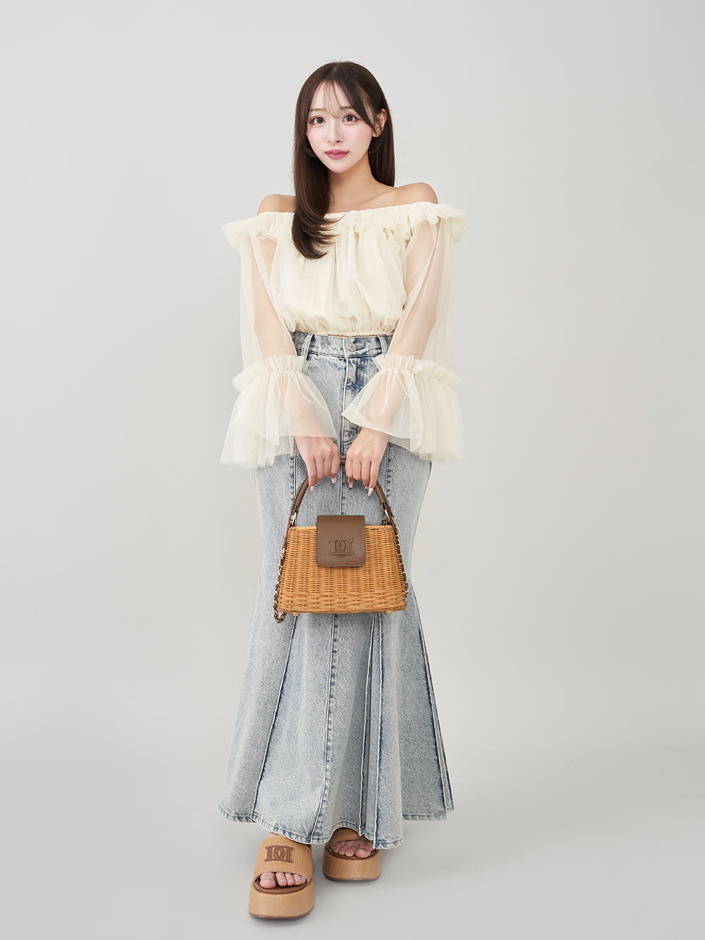 モデル:156cm(着用サイズ:L 着用カラー:BEG)