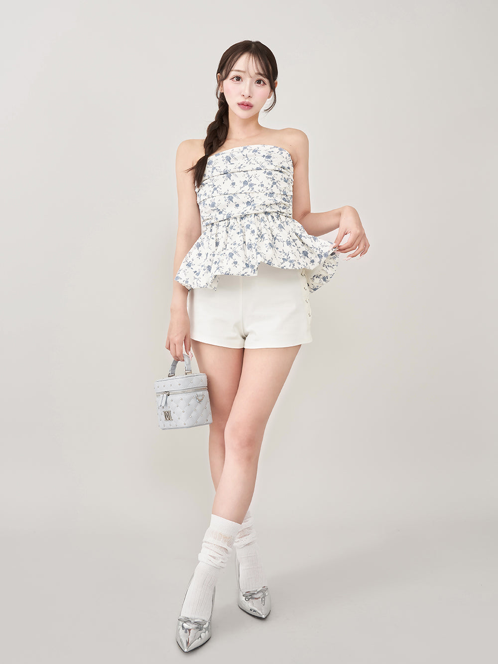 モデル:156cm(着用サイズ:FREE 着用カラー:WHT)