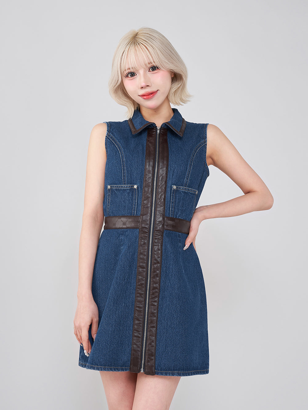 モデル:155cm(着用サイズ:FREE 着用カラー:BLU)