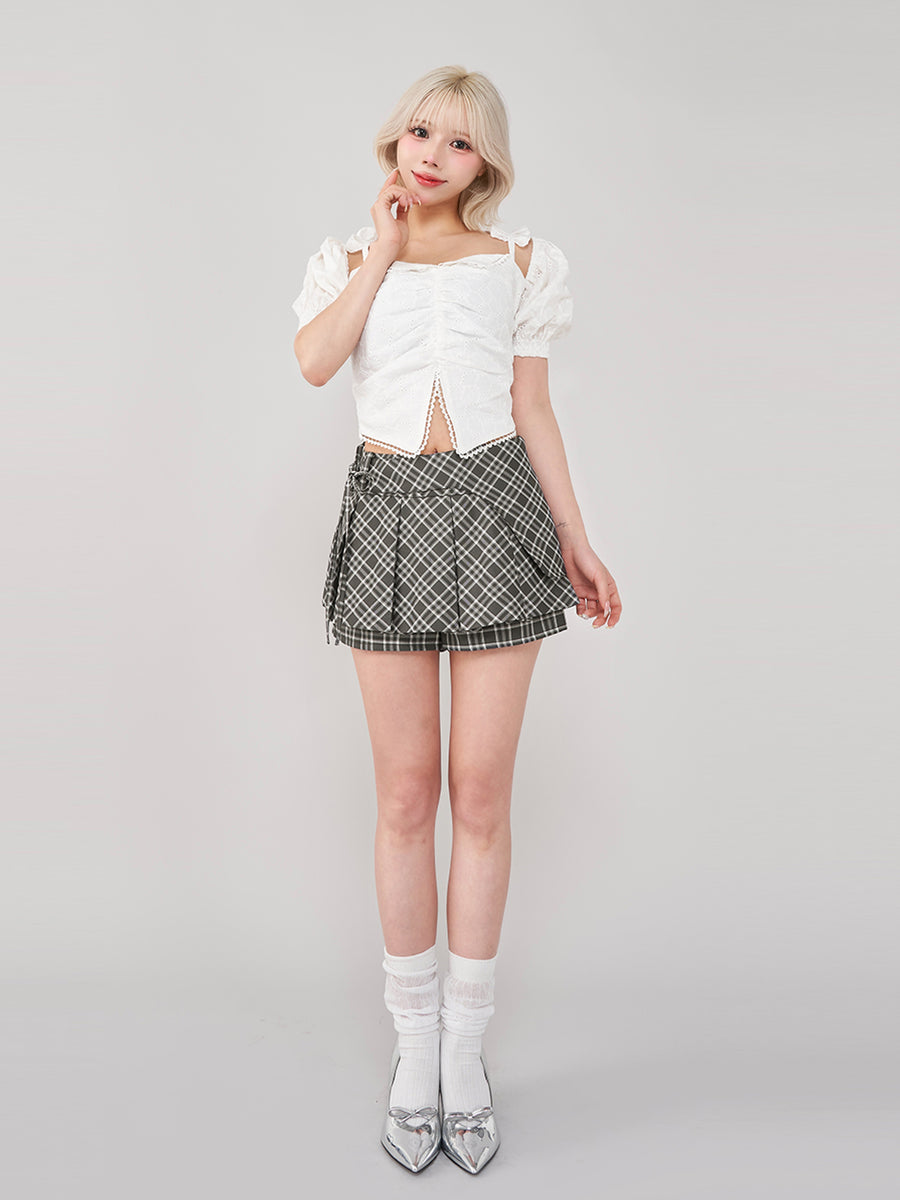 モデル:155cm(着用サイズ:FREE 着用カラー:WHT)