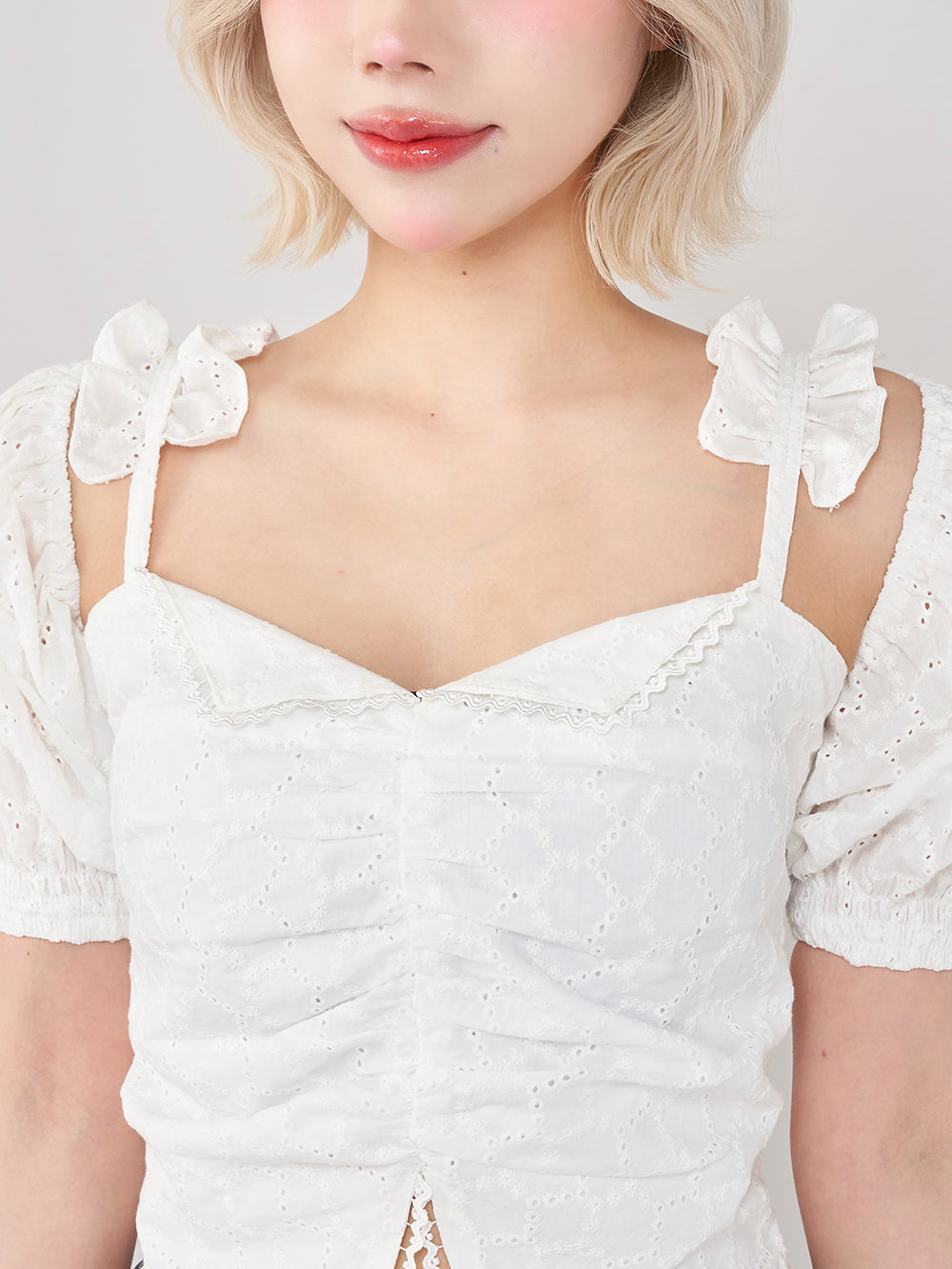 モデル:155cm(着用サイズ:FREE 着用カラー:WHT)