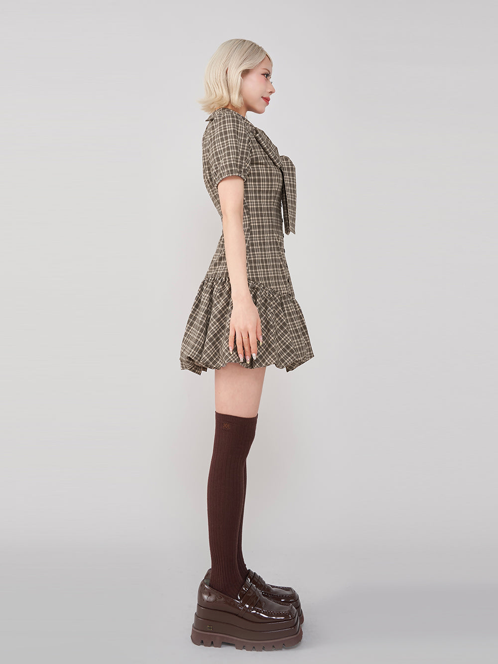 モデル:155cm(着用サイズ:FREE 着用カラー:BEG)