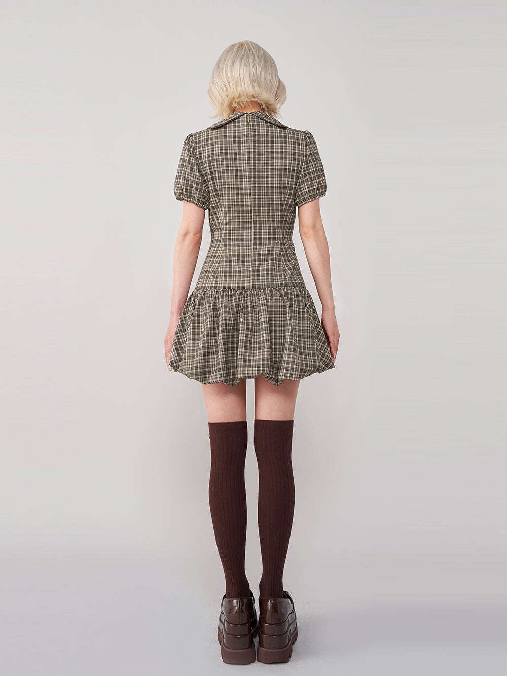 モデル:155cm(着用サイズ:FREE 着用カラー:BEG)