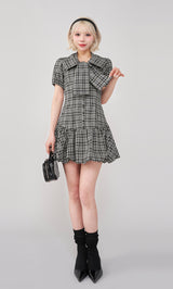 モデル:155cm(着用サイズ:FREE 着用カラー:BLK)