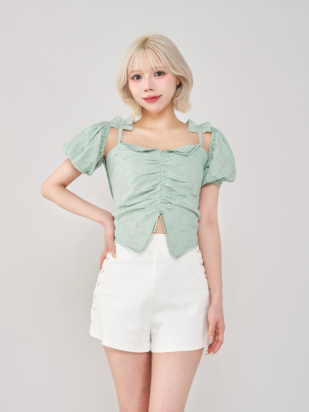 モデル:155cm(着用サイズ:FREE 着用カラー:MNT)