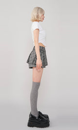 モデル:155cm(着用サイズ:FREE 着用カラー:WHT)