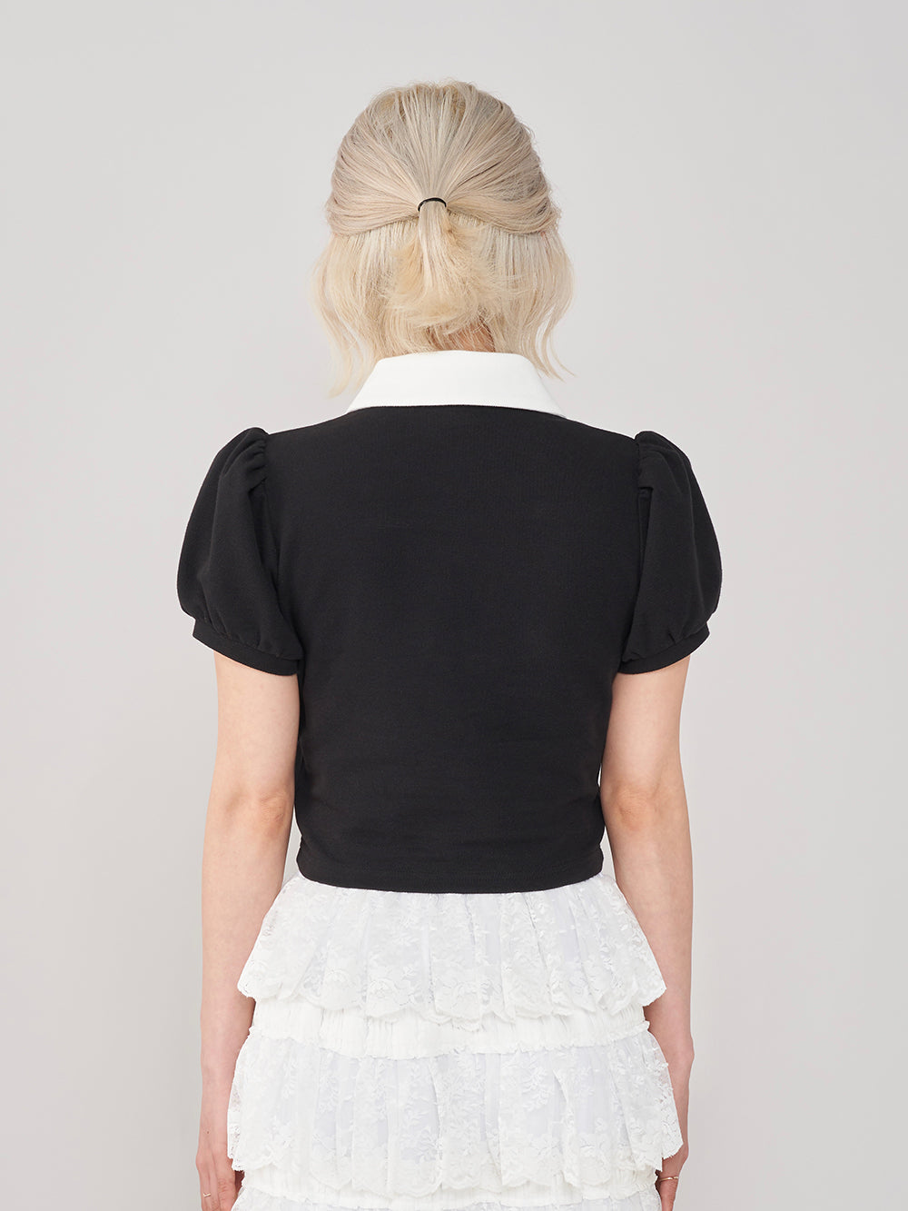 モデル:155cm(着用サイズ:FREE 着用カラー:BLK)