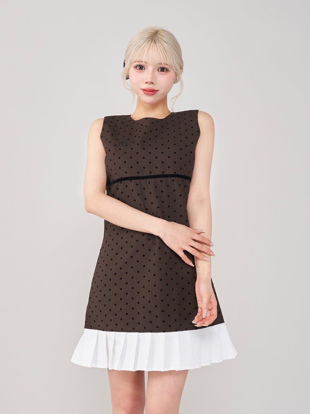 モデル:155cm(着用サイズ:FREE 着用カラー:BRN)