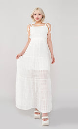 モデル:155cm(着用サイズ:FREE 着用カラー:WHT)