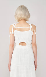 モデル:155cm(着用サイズ:FREE 着用カラー:WHT)