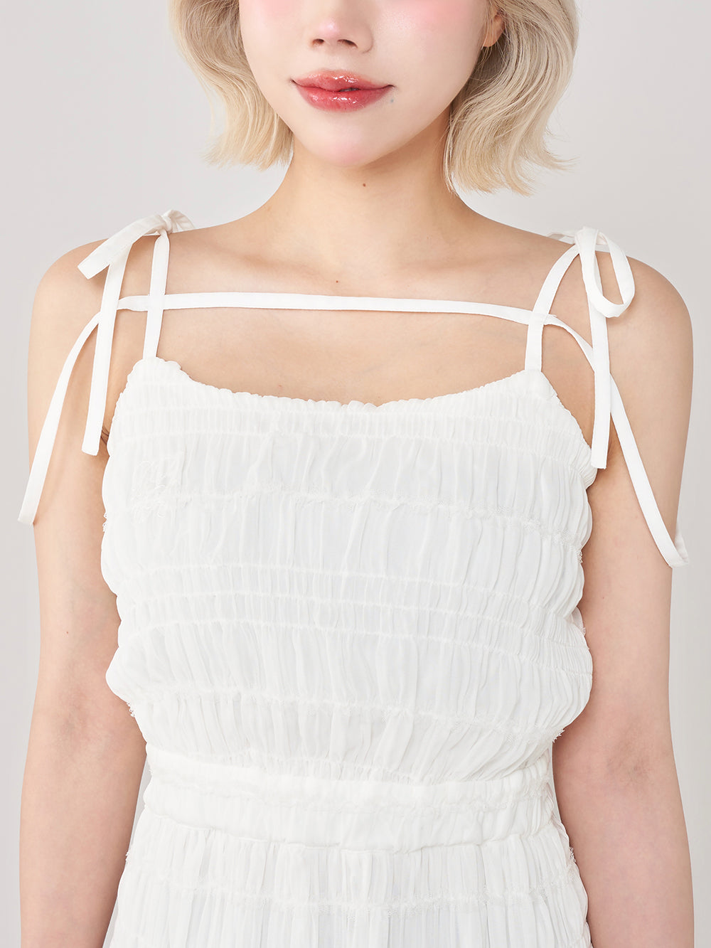モデル:155cm(着用サイズ:FREE 着用カラー:WHT)
