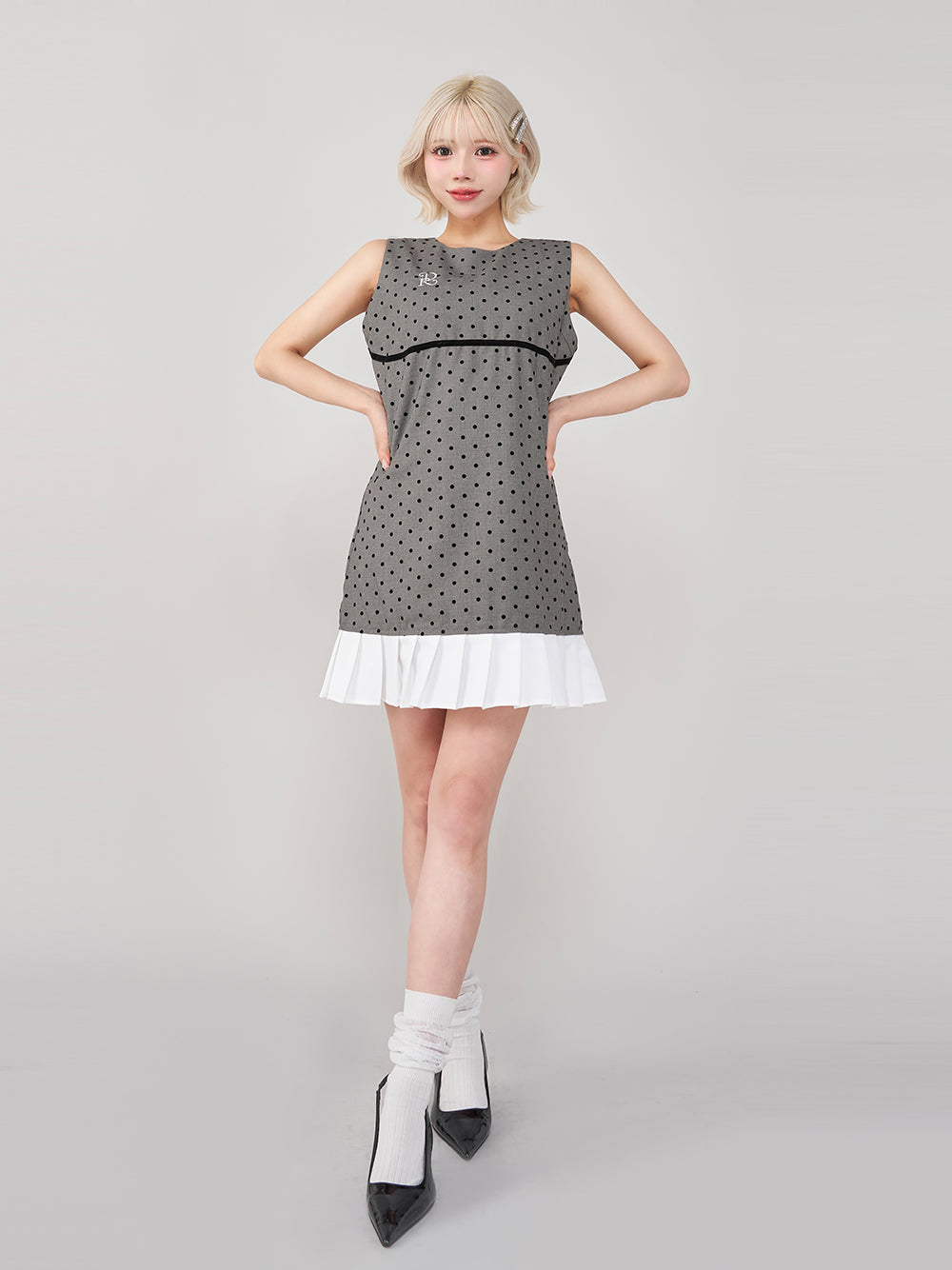 モデル:155cm(着用サイズ:FREE 着用カラー:GRY)