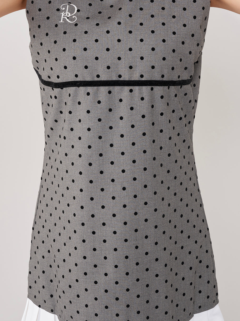 モデル:155cm(着用サイズ:FREE 着用カラー:GRY)
