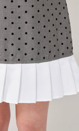 モデル:155cm(着用サイズ:FREE 着用カラー:GRY)