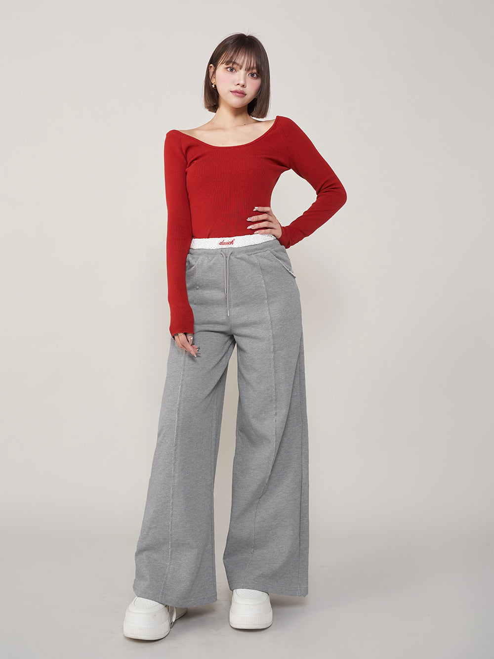 モデル:163cm(着用サイズ:FREE 着用カラー:GRY)