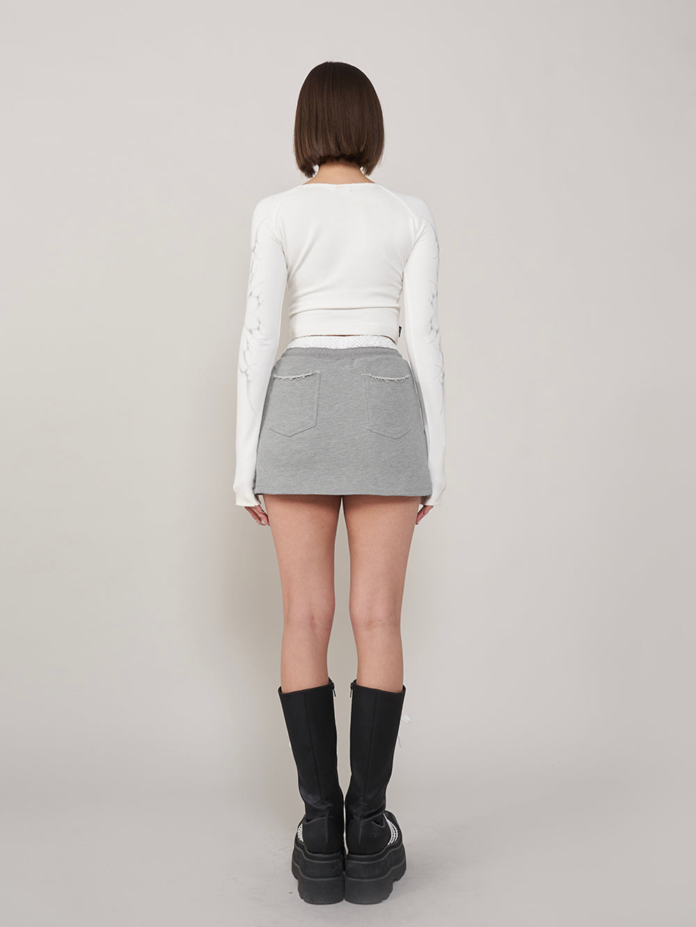 モデル:163cm(着用サイズ:FREE 着用カラー:GRY)