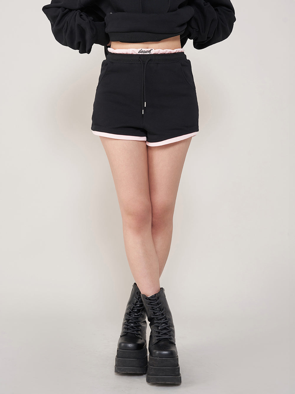 モデル:163cm(着用サイズ:FREE 着用カラー:BLK)