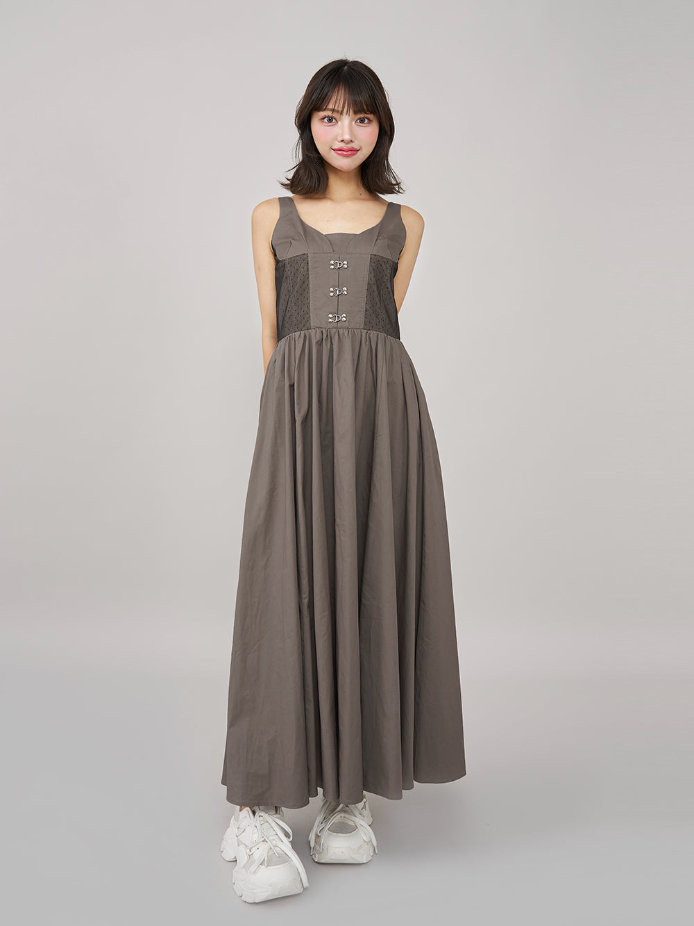 モデル:163cm(着用サイズ:FREE 着用カラー:GRY)