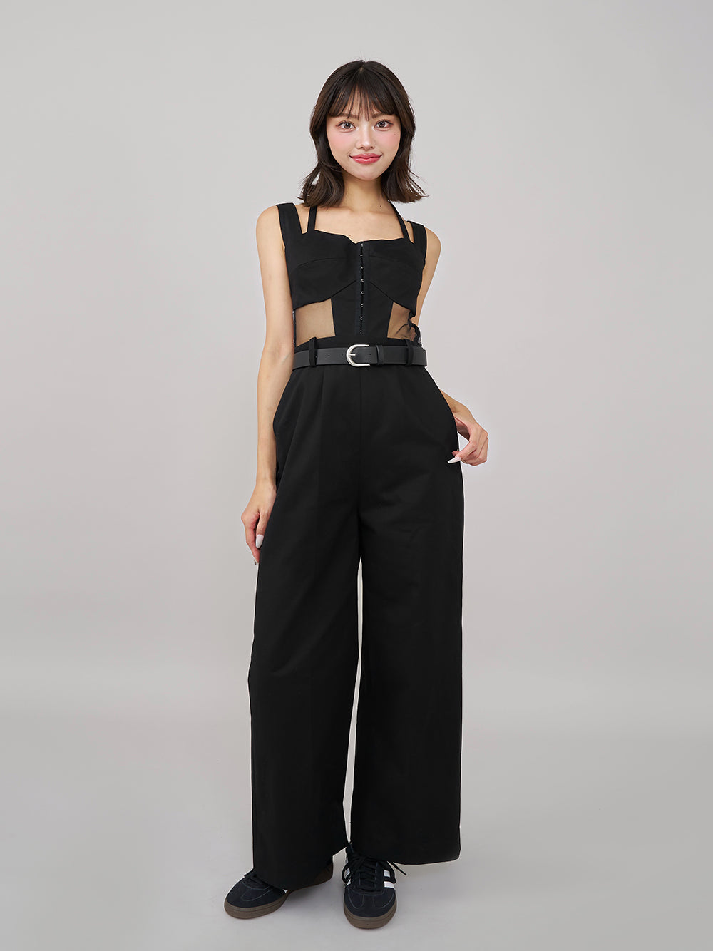 モデル:163cm(着用サイズ:FREE 着用カラー:BLK)
