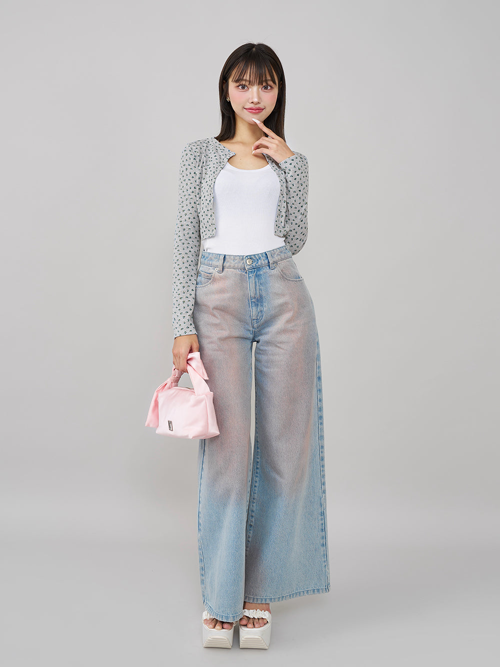 モデル:163cm(着用サイズ:FREE 着用カラー:GRY)